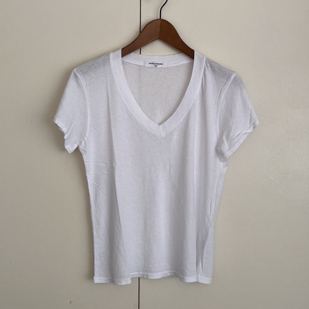perfectwhitetee Hendrix cotton v neck tee - Picture 9 of 10